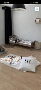 Ikea peuterbed incl matras en toebehoren, 70 tot 85 cm, Zo goed als nieuw, Lattenbodem, 140 tot 160 cm