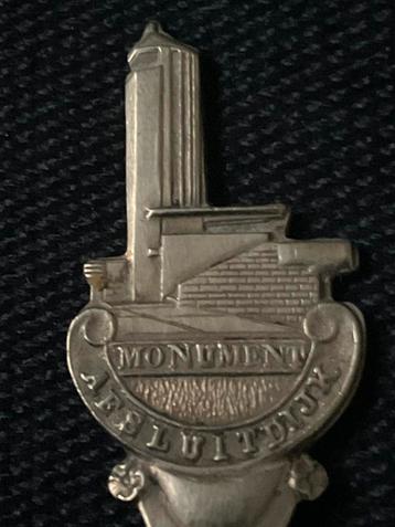 Lepeltje vanhetmonument op de Afsluitdijk beschikbaar voor biedingen