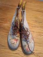 Dr. Martens Bloemenprint Maat 42, Kleding | Dames, Schoenen, Overige kleuren, Lage of Enkellaarzen, Ophalen of Verzenden, Dr. Martens