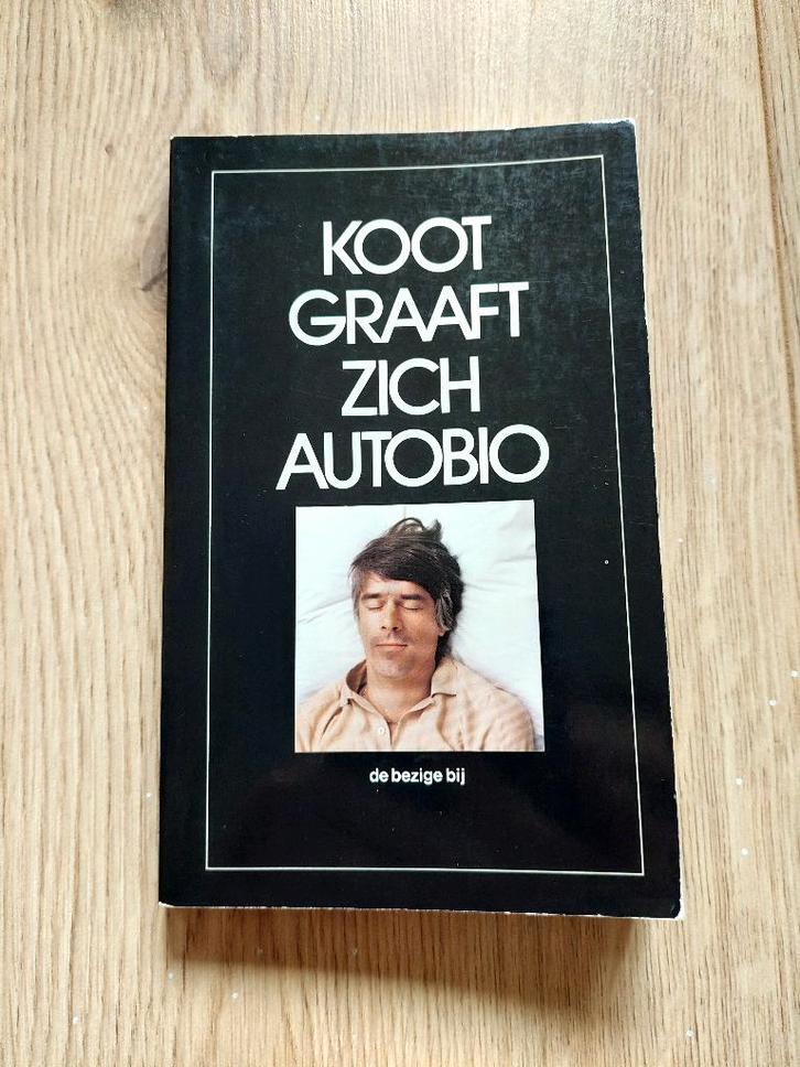 Koot graaft zich autobio - Kees van Kooten, Boeken, Literatuur, Gelezen, Nederland, Ophalen of Verzenden