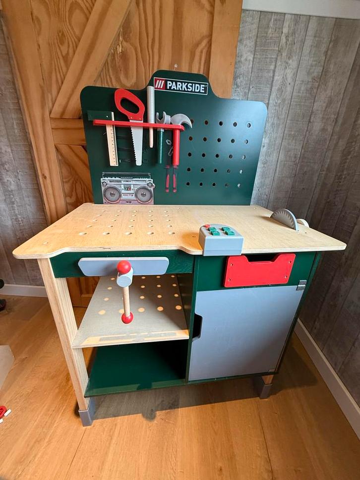 Parkside speelgoed werkbank met extra gereedschap, Kinderen en Baby's, Speelgoed | Speeltafels, Zo goed als nieuw, Ophalen