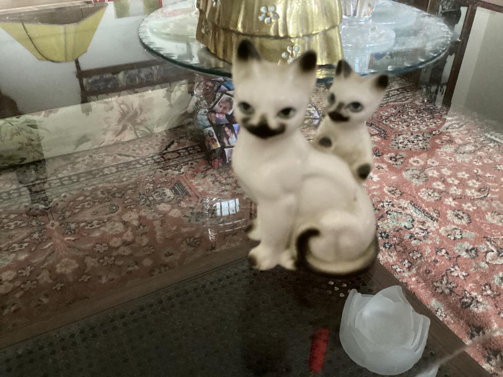 Poes met jong // hoog 7 cm bone china porselein, Ophalen of Verzenden, Zo goed als nieuw, Dier