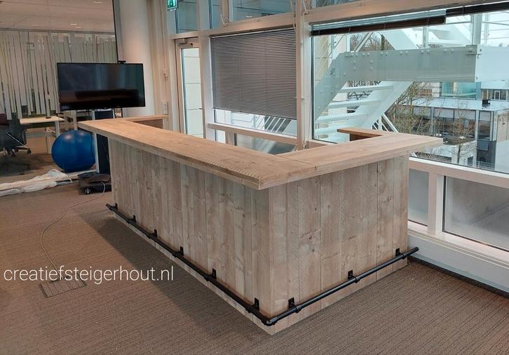 Bar hoek opstelling zwarte voetsteun steigerhout balie thuis, Huis en Inrichting, Overige Huis en Inrichting, Nieuw, Ophalen of Verzenden