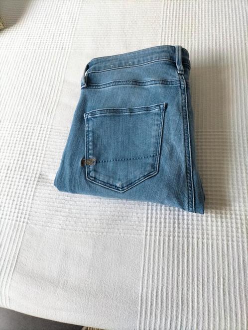 ZGAN Jeans .Merk Denham.Mt 28, Kleding | Dames, Spijkerbroeken en Jeans, Zo goed als nieuw, W28 - W29 (confectie 36), Blauw, Ophalen of Verzenden