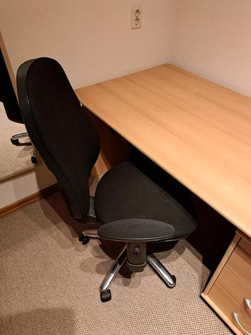 Bureau met ladekast 160x80 x 72 beschikbaar voor biedingen
