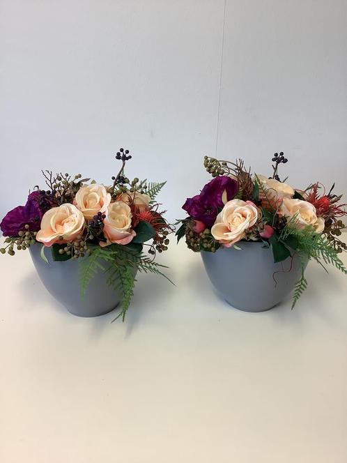 Tafelstukjes paars roze (2 beschikbaar) in stenen pot 25 h, Huis en Inrichting, Woonaccessoires | Kunstplanten en Kunstbloemen