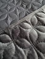 Luxe sprei. NIEUW!, Huis en Inrichting, Overige typen, Ophalen of Verzenden, Grijs, Nieuw