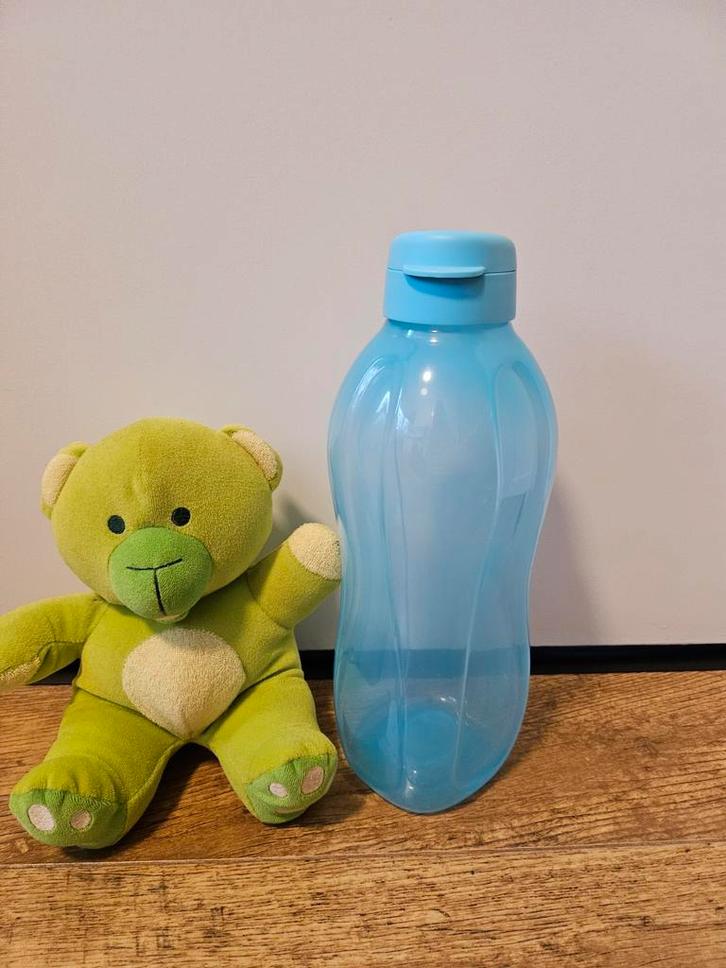 # Tupperware nieuwe 2 liter fles lichtblauw, Huis en Inrichting, Keuken | Tupperware, Nieuw, Beker of Kan, Blauw, Ophalen of Verzenden