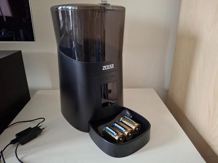 Zedar A900 voerautomaat automatische voerbak + 3 batterijen, Dieren en Toebehoren, Kattenvoerbakken en Drinkbakken, Ophalen of Verzenden