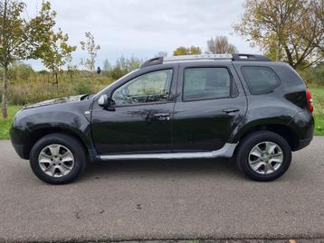 Dacia Duster 1.2 TCE 4X2 Blackshadow,leder,navigatie,trekhaa beschikbaar voor biedingen