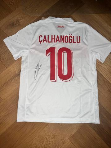 Gesigneerd Calhanoglu shirt Turkije beschikbaar voor biedingen