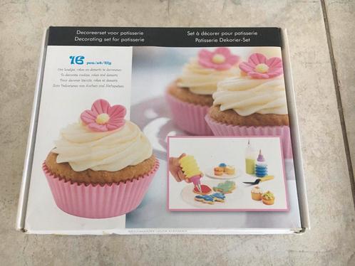 taart/cupcake decoratieset taart versier set 16 delig Nieu, Huis en Inrichting, Keuken | Keukenbenodigdheden, Nieuw, Ophalen of Verzenden