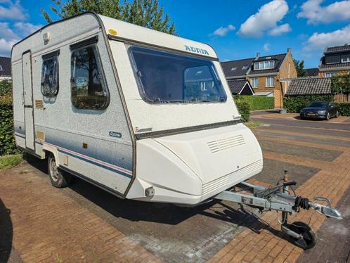 Adria Caravan 4252 TD | Lichtgewicht | 4 Pers | Kluscaravan, Caravans en Kamperen, Caravans, Particulier, tot en met 4, 500 - 750 kg