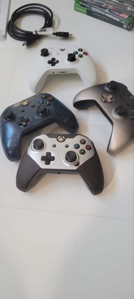 Xbox One Controllers - Diverse Modellen, Spelcomputers en Games, Spelcomputers | Overige Accessoires, Gebruikt, Ophalen of Verzenden
