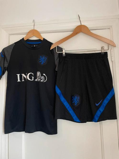 Nike pakje Nederlands Elftal kids / mt XL, Kinderen en Baby's, Kinderkleding | Maat 158, Zo goed als nieuw, Jongen of Meisje, Setje