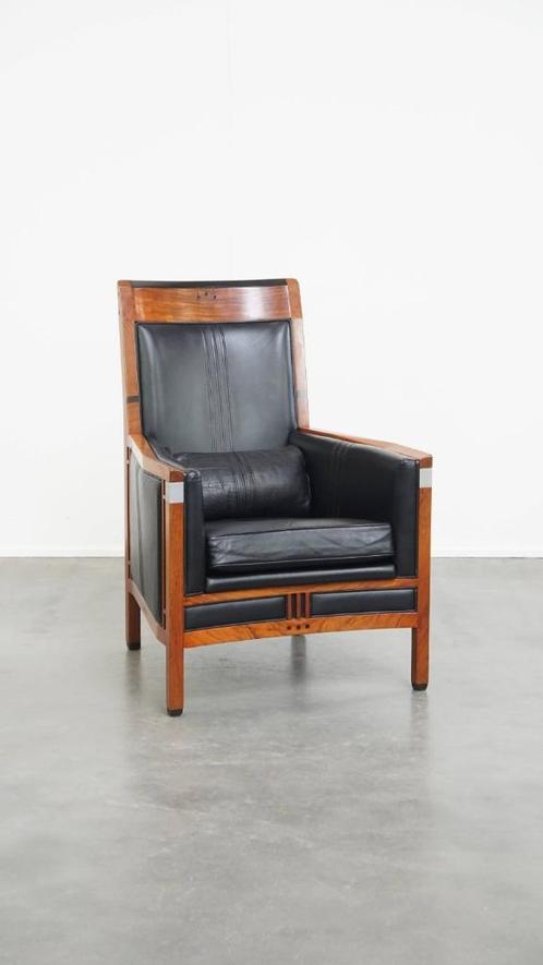 Zwarte rundleren en houten Art Deco fauteuil van Schuitema, Huis en Inrichting, Fauteuils, Gebruikt, 50 tot 75 cm, 75 tot 100 cm