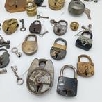 Grote Set Sloten/Sleutels (57240), Antiek en Kunst, Ophalen of Verzenden