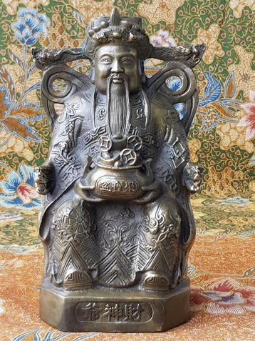 Mooi zwaar oud Chinees brons beeld van Cai Chen 21 cm. beschikbaar voor biedingen