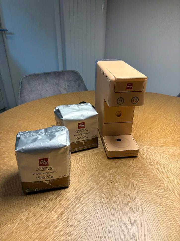 Illy Y3.3 Iperespresso + 2x Arabica Cups, Witgoed en Apparatuur, Koffiezetapparaten, Zo goed als nieuw, Koffiepads en cups, Espresso apparaat