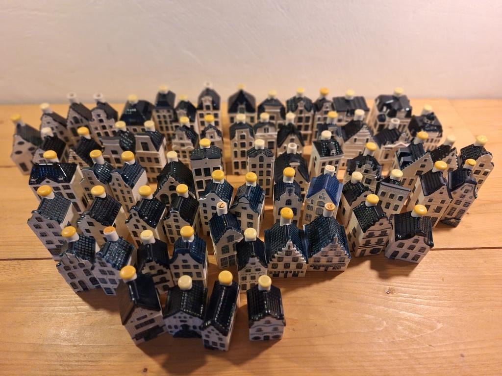 Uitgebreide collectie KLM huisjes (60+ stuks), Ophalen, Zo goed als nieuw, 1 t/m 20, Gevuld