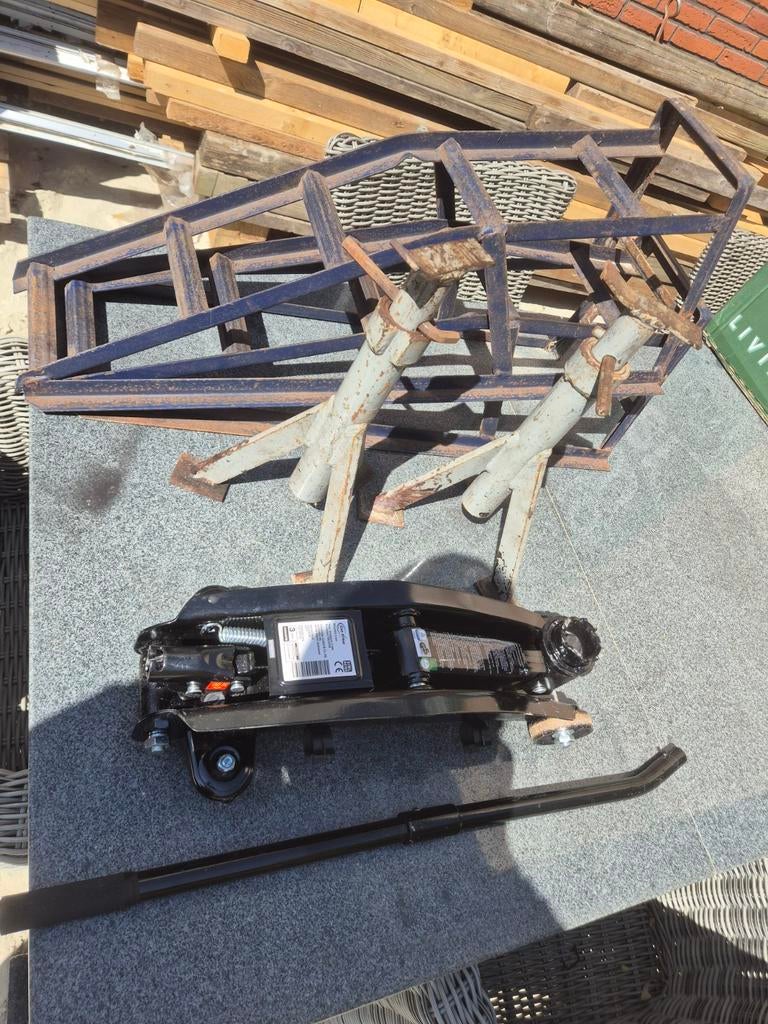 Autokrik  met stuntje  te koop, Doe-het-zelf en Verbouw, Steigers, Ophalen, Overige typen, Minder dan 2 meter