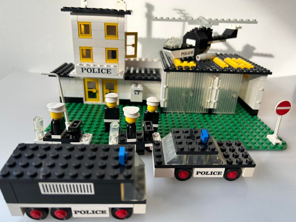 Lego 370 Politiebureau + extra Lego 600 621 645 voertuigen, Ophalen of Verzenden, Gebruikt, Lego