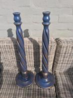 2  antieke houten gedraaide kandelaars blauw met goud, Ophalen