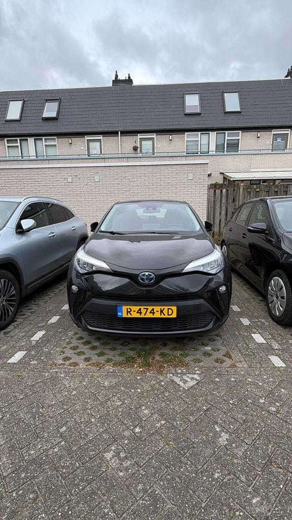 Toyota C-HR 1.8 Hybrid 122pk CVT 2022 Zwart, Auto's, Toyota, 725 kg, 4 cilinders, Zwart, 75 €/maand