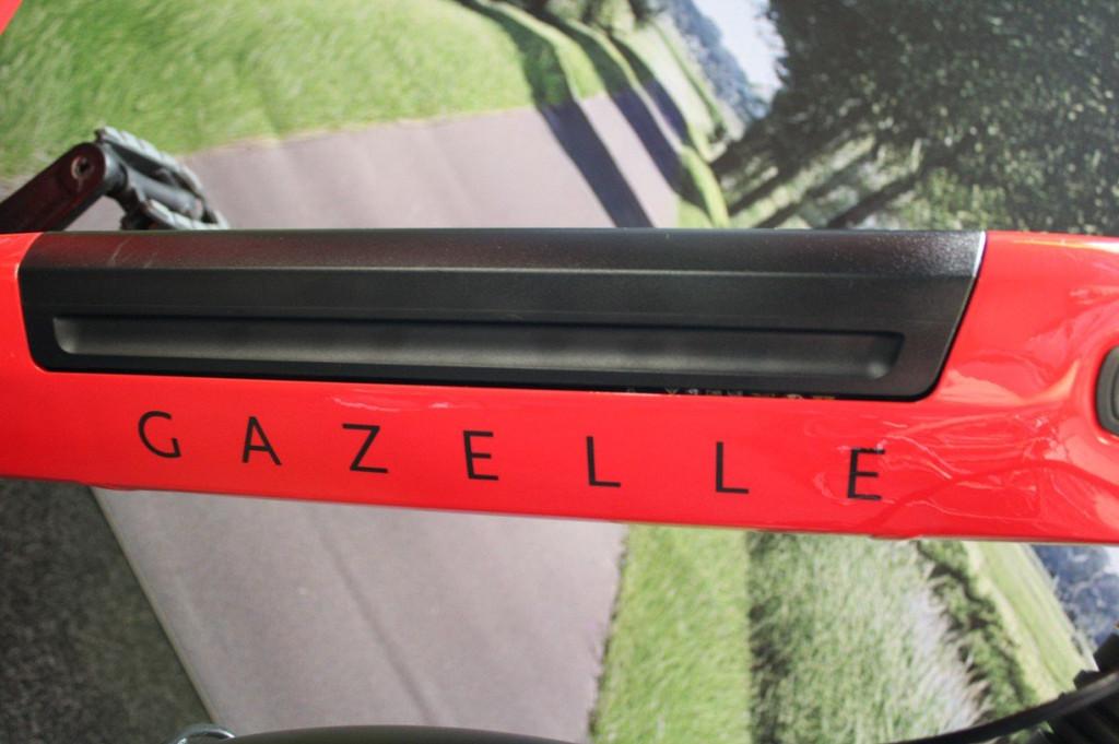 Gazelle Ultimate C8 HMB Dames Champion Red 57cm 2021, Gebruikt, -, - 0
-, NL, -