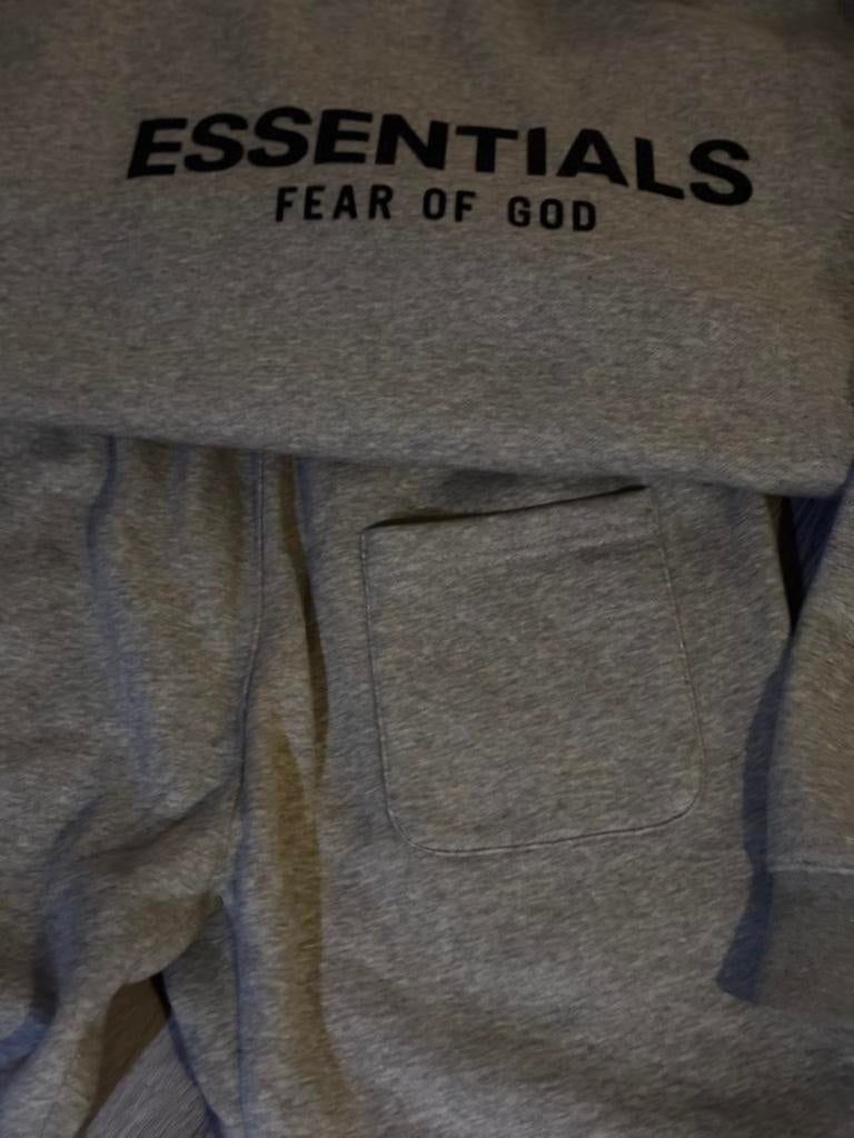 Essentials Fear of God Trainingspak - Grijs, Kleding | Heren, Broeken en Pantalons, Ophalen of Verzenden, Nieuw, Maat 46 (S) of kleiner