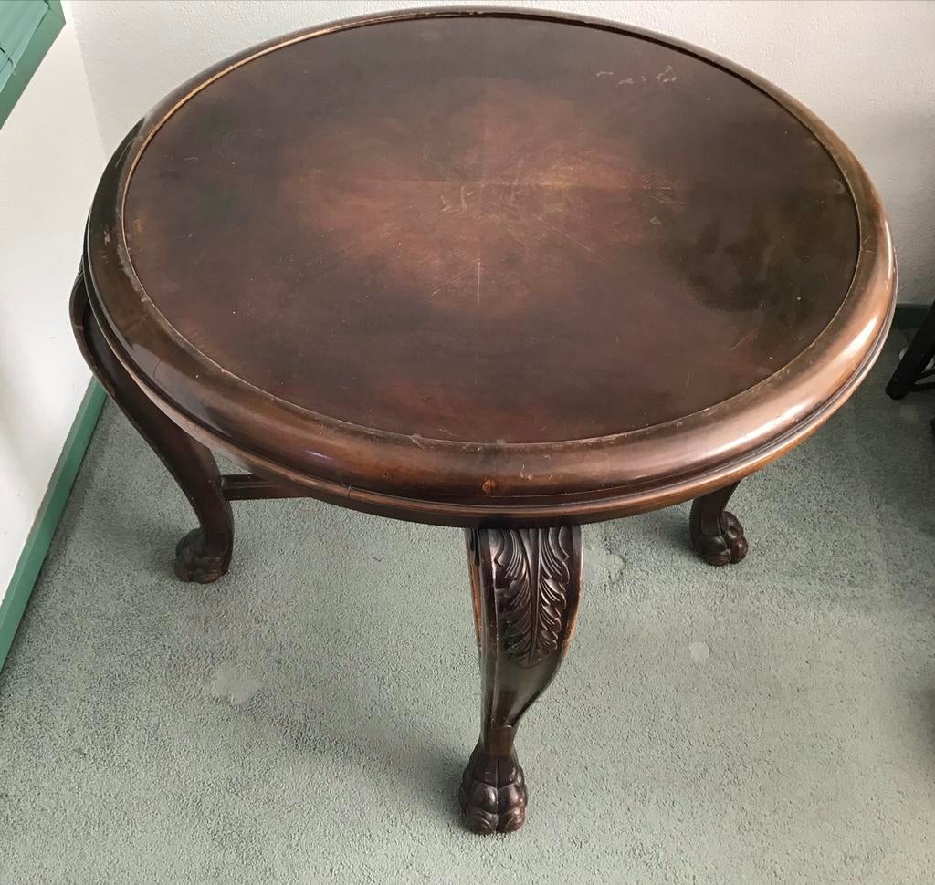 Antieke ronde tafel met leeuwenpoten en houtsnijwerk, Ophalen