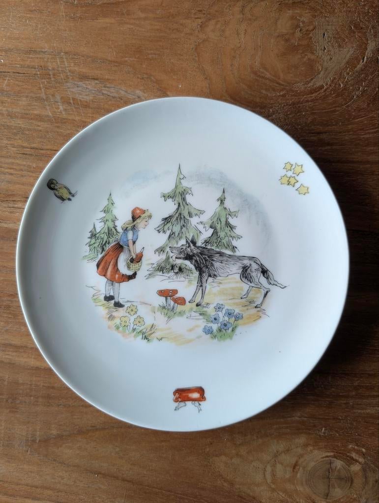Sprookjes servies: Roodkapje en Prinses & Kikker bordjes, Antiek en Kunst, Ophalen