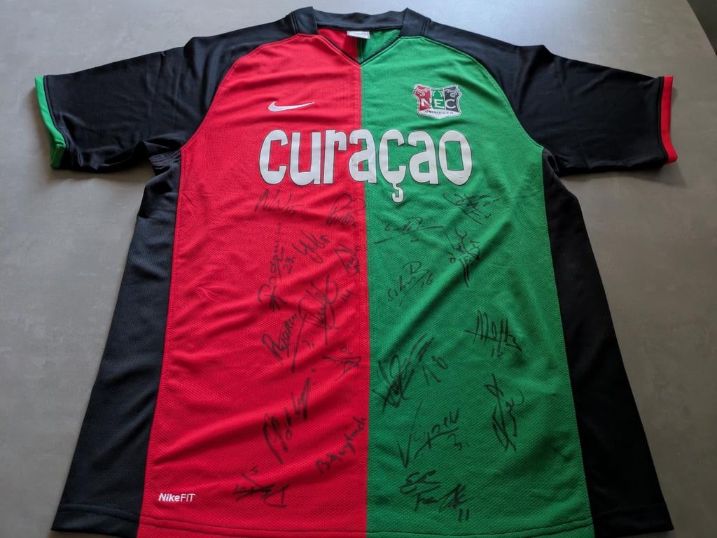 Voetbalshirt NEC vintage shirt Bekerfinale Handtekening, Ophalen of Verzenden, Zo goed als nieuw, Shirt