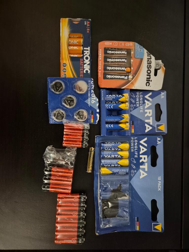 Batterijen set AA CR2016 NIEUW | Batteries lot new, Ophalen of Verzenden, Nieuw, Zwart, Sneakers of Gympen