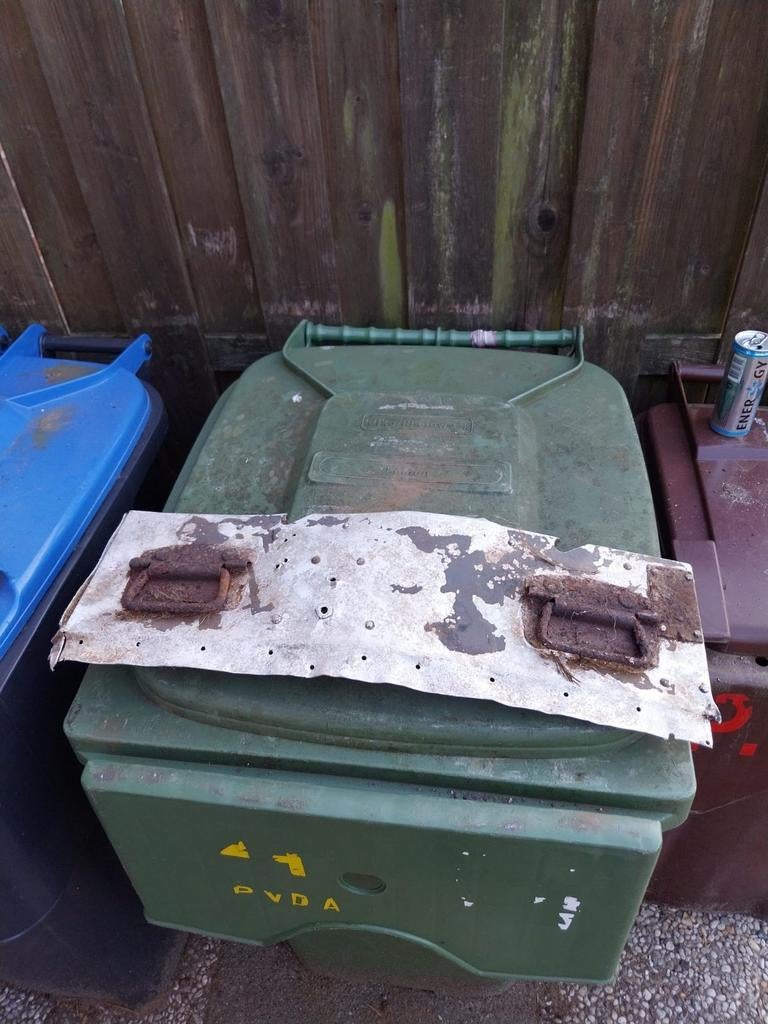 Vondst onderdeel vliegtuig wo2, Ophalen of Verzenden, Amerika, Embleem of Badge