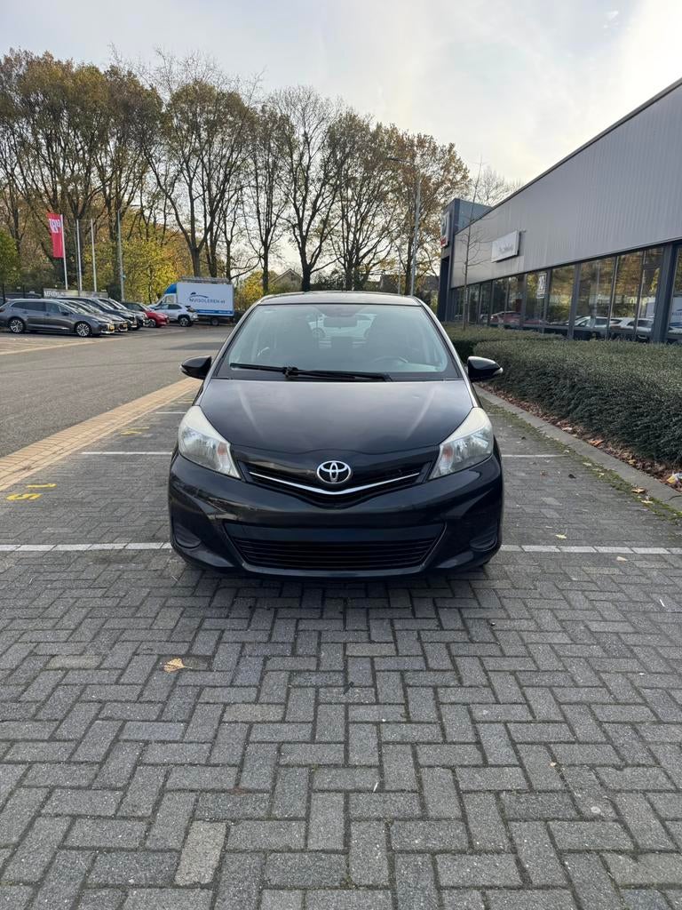 Toyota Yaris 1.0 12V Vvt-i 5DR 2012 Zwart, 527 kg, Zwart, Handgeschakeld, 3 cilinders