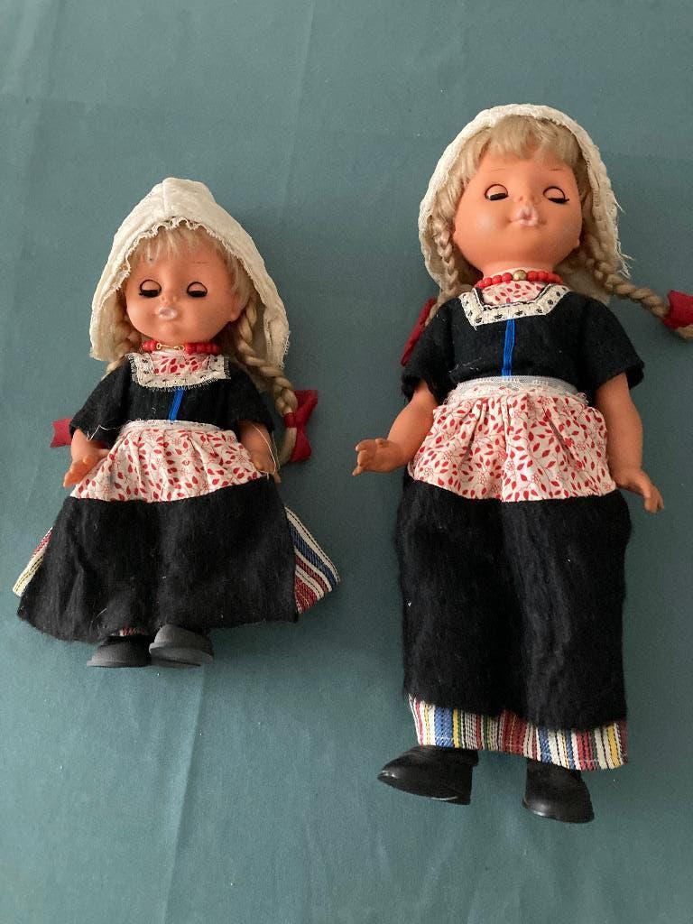 2 popjes in klederdracht, Ophalen of Verzenden, Zo goed als nieuw, Pop