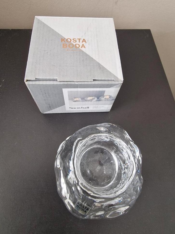 Kosta Boda Snowball waxinelichthouder nieuwstaat, Huis en Inrichting, Woonaccessoires | Kandelaars en Kaarsen, Zo goed als nieuw