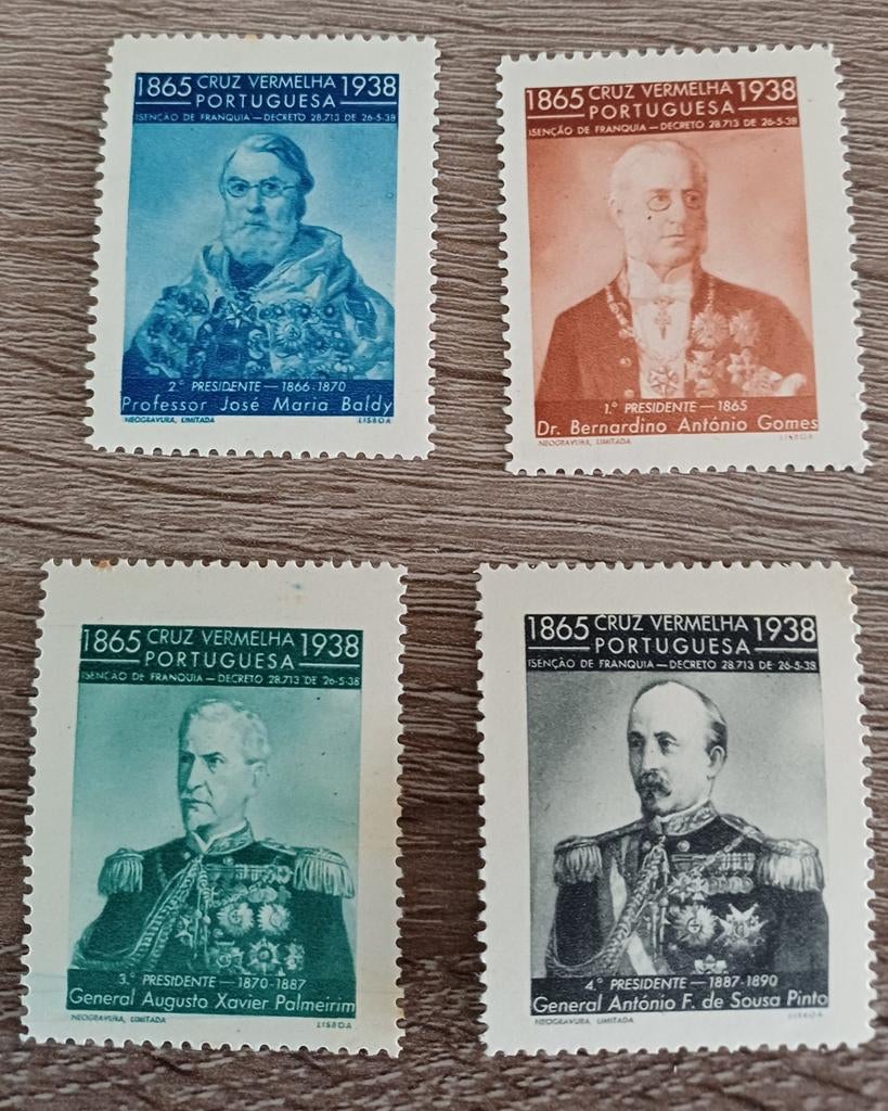 PORTUGAL  4 sierzegels postfris, Ophalen of Verzenden