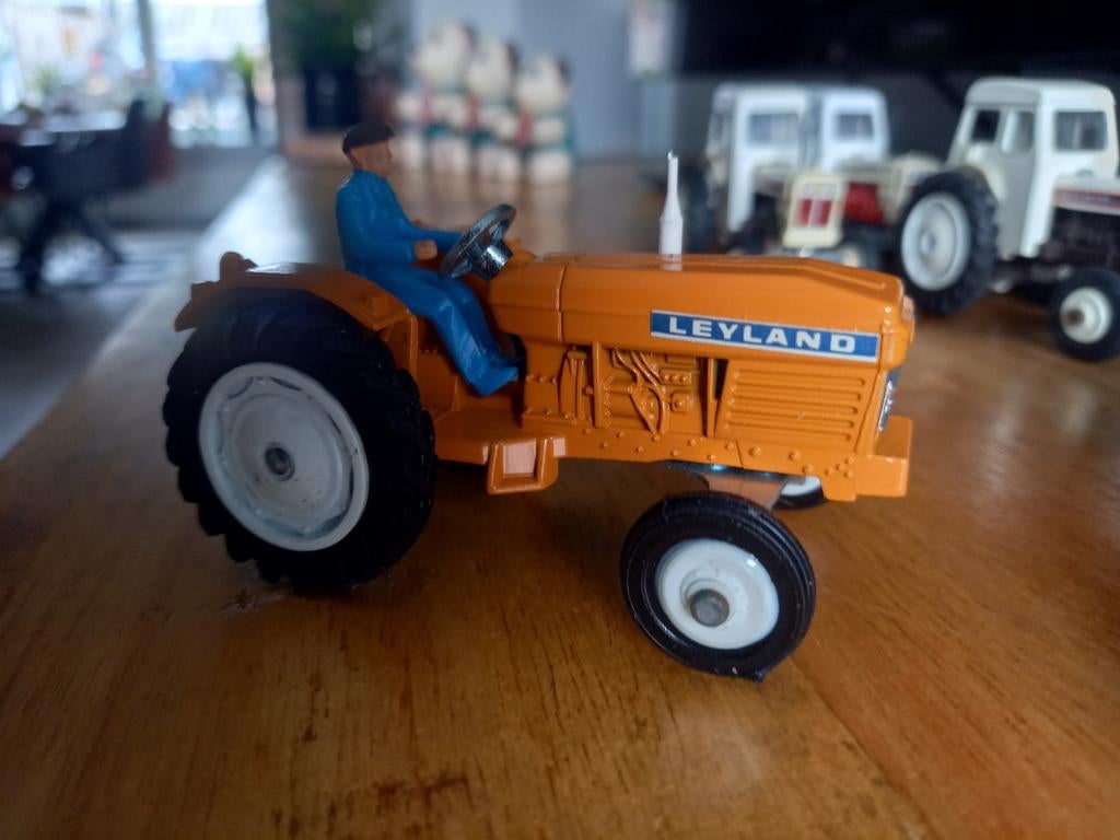 Zeldzaam Leyland Tractor Miniatuurmodel met Bestuurder, Ophalen of Verzenden