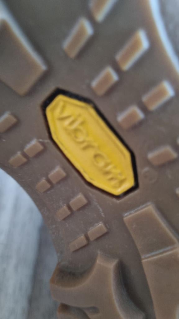 Vibram dames wandelschoenen maat 42,5, Ophalen, Schoenen