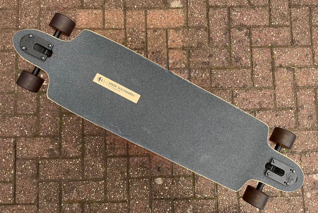 Longboard Arbor Dropcruiser. Met wandophanging. Als nieuw., Ophalen of Verzenden, Zo goed als nieuw, Longboard