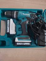 Makita Boormachine met oplader en 2x 14.4V accu (defect), Doe-het-zelf en Verbouw, Gereedschap | Boormachines, Ophalen of Verzenden