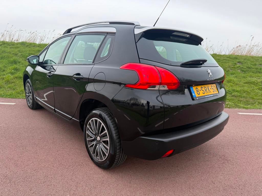 Peugeot 2008 1.2 VTi ACTIVE / BLACK - TITANIUM / MOOIE ORIGI, Auto's, Peugeot, Voorwielaandrijving, Euro 5, Stof, Zwart
