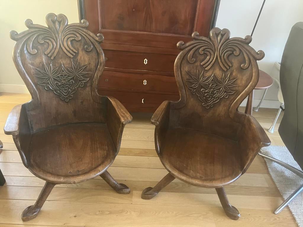 Zeldzame Spaanse antieke Gaudi stoelen Art-Nouveau stijl, Antiek en Kunst, Antiek | Meubels | Stoelen en Banken, Ophalen