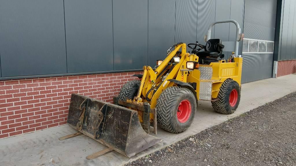 nette Knikmops 250 (bj2015) weg/werk verlichting 2, Graafmachine