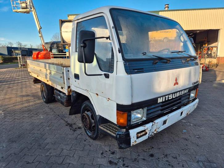 Mitsubishi Canter FB433 flatbed truck < 3.5t, Auto's, Bestelauto's, Bedrijf, Te koop, Mitsubishi, Diesel, Handgeschakeld, Wit