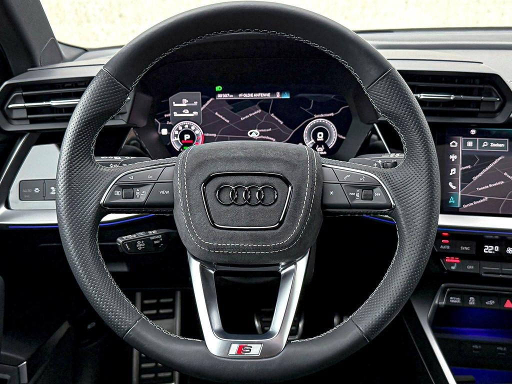 Audi A3 Sportback 40TFSI e 204pk S-Tronic Competition S Edit, Gebruikt, 4 cilinders, 1535 kg, Wit