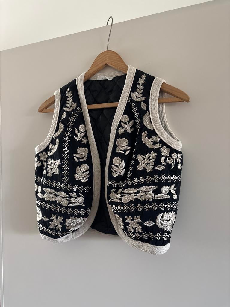 Mooie geborduurd gilet, Kleding | Dames, Ophalen of Verzenden, Zo goed als nieuw, Maat 38/40 (M), Zwart
