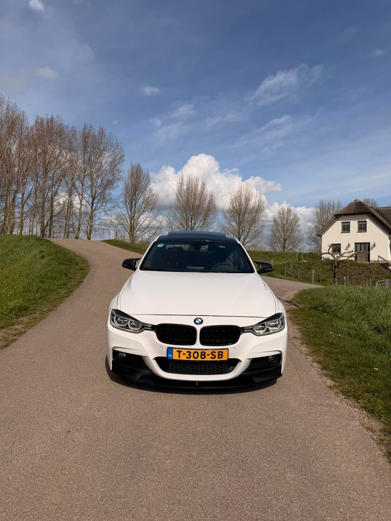 BMW F30 328i M-Performance, Auto's, BMW, Achterwielaandrijving, Zwart, 1435 kg, Wit